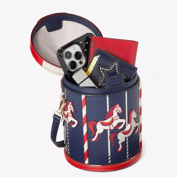 ♠️Kate Spade Carousel Winter Wonders 3D Crossbody Bag NWT - Picture 2 of 5